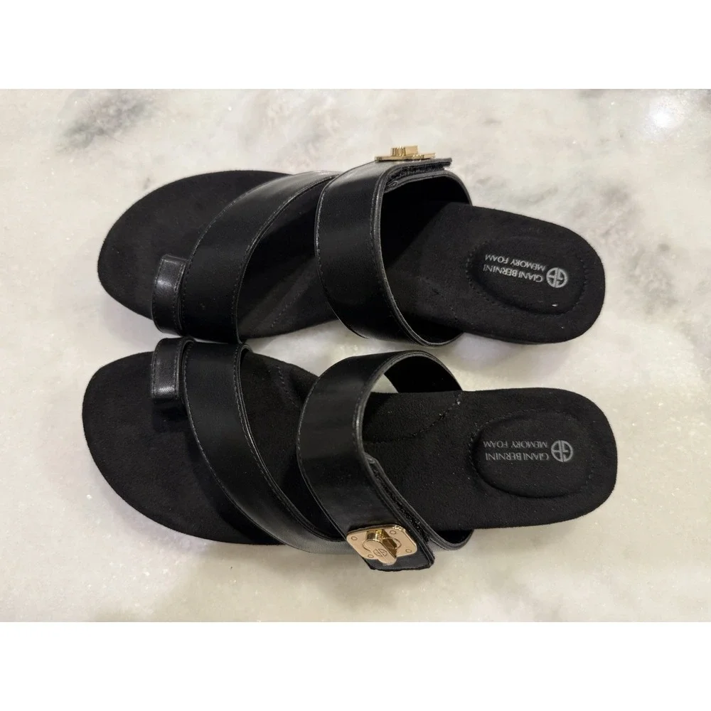 Giani Bernini Rilleyy Sandals Women 6.5 Black Wedge Toe Loop Gold Hardware
